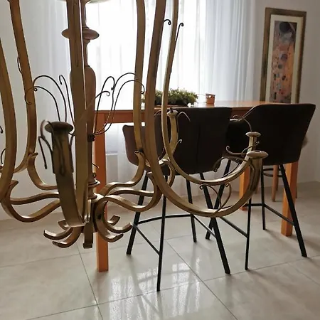 Apartment Schone Eigentumswohnung Mit Kostenlosem Parkplatz *