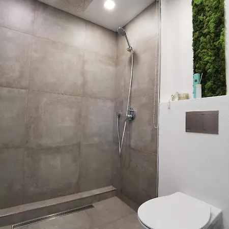 Apartment Schone Eigentumswohnung Mit Kostenlosem Parkplatz